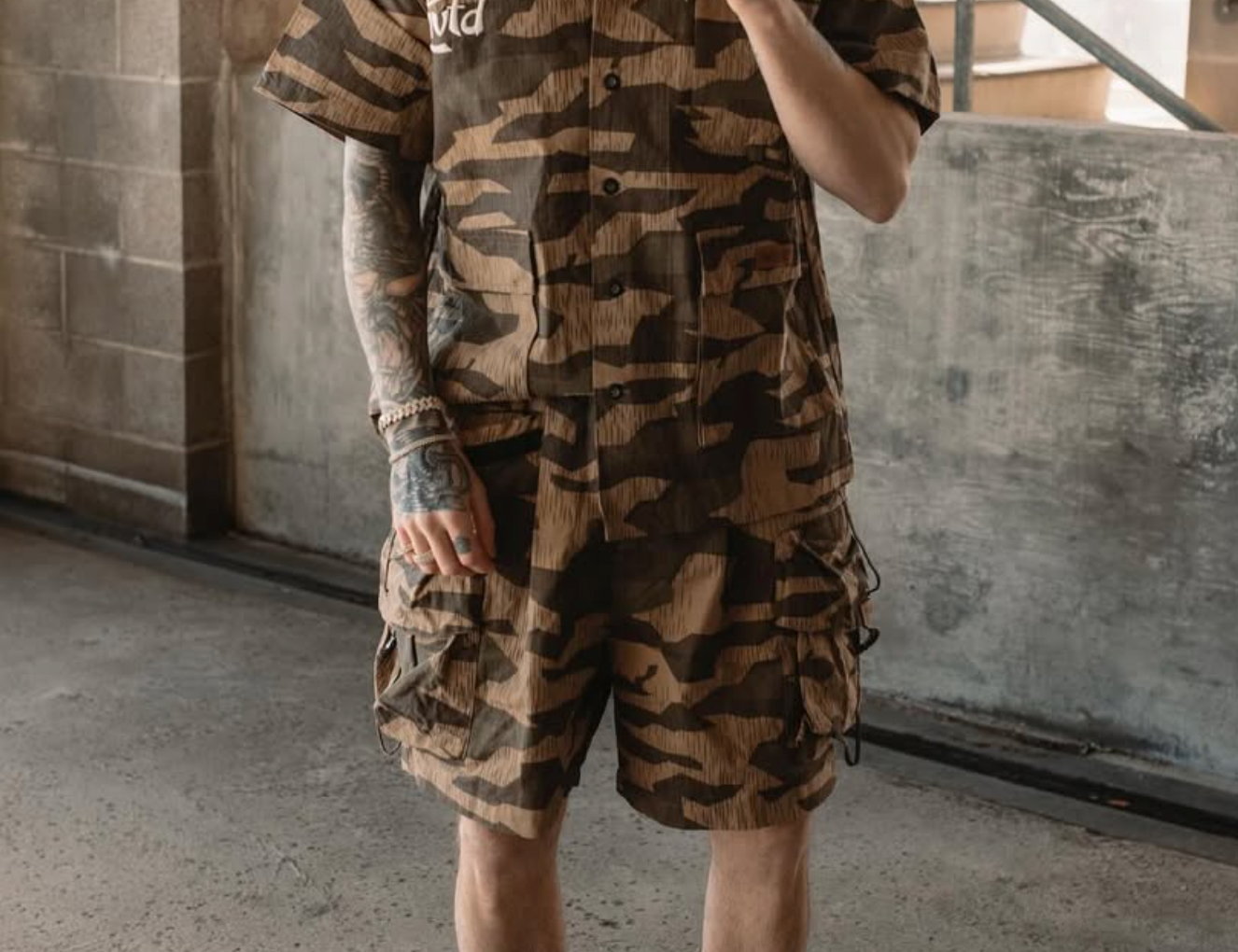 LOVE TO KLEEP DESERT CAMO CROP TOP SET. MODEL CHRISDODDBR